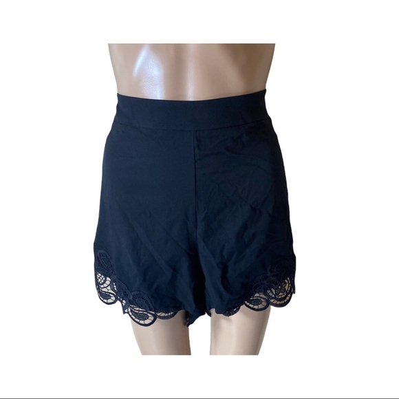 Torrid black lace shorts - Picture 4 of 5